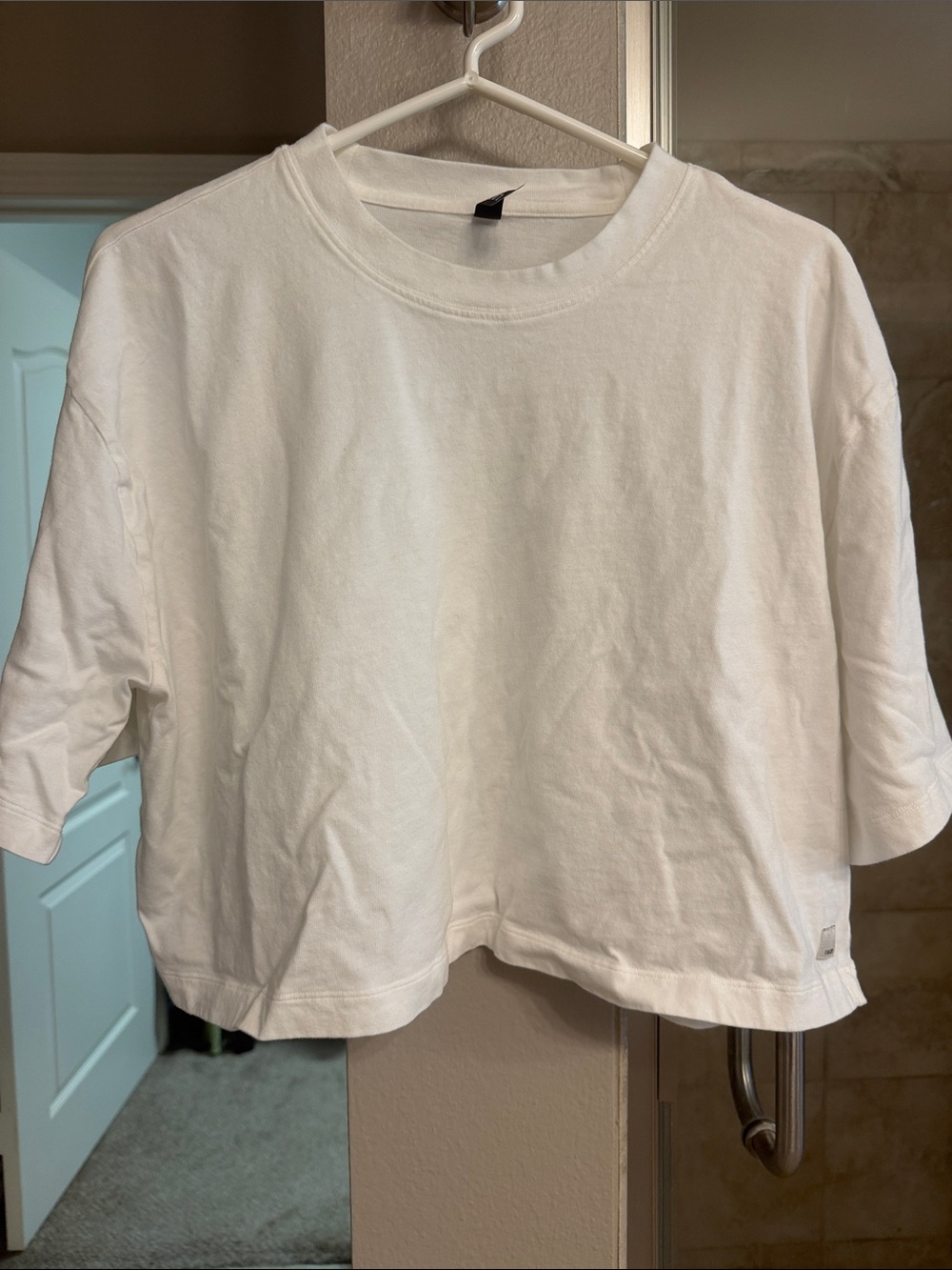 Vuori White Short Sleeve Tee